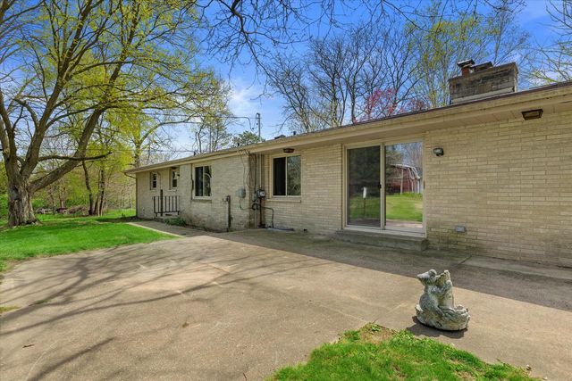 1135 Country Highlands DRIVE, Hubertus, WI 53033