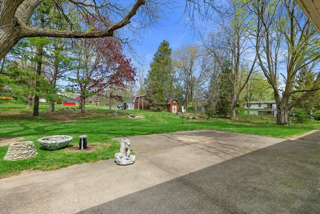 1135 Country Highlands DRIVE, Hubertus, WI 53033