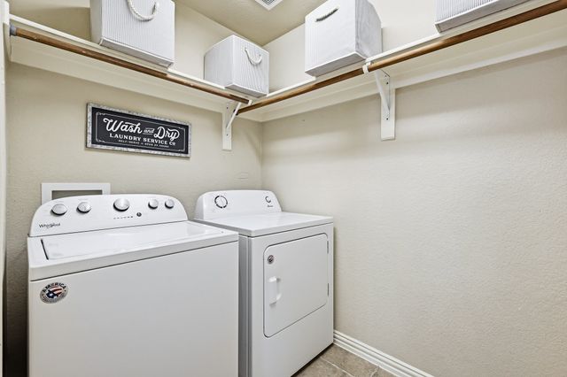 557 Jeffdale Drive, Burleson, TX 76028