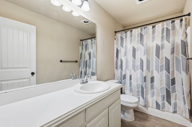 557 Jeffdale Drive, Burleson, TX 76028