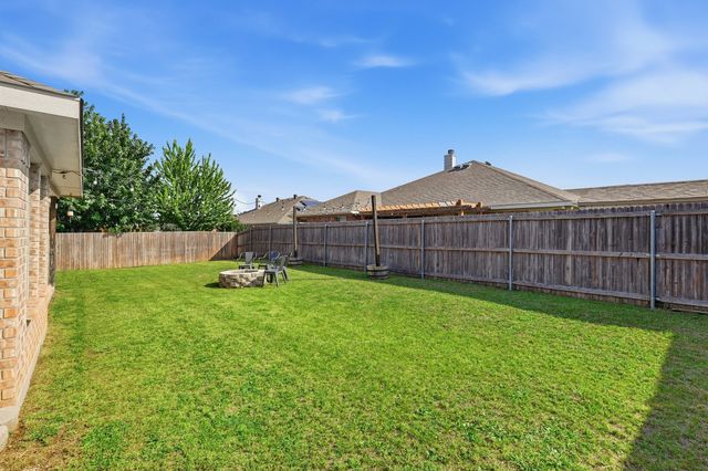 557 Jeffdale Drive, Burleson, TX 76028