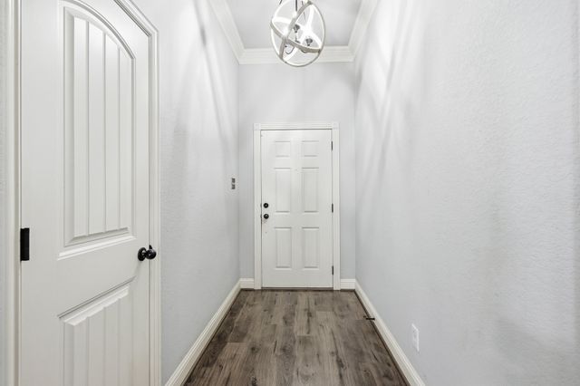 557 Jeffdale Drive, Burleson, TX 76028