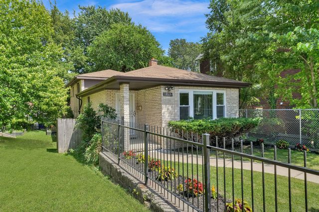 9117 S Brandon Avenue, Chicago, IL 60617