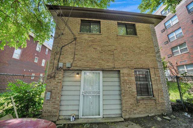 9117 S Brandon Avenue, Chicago, IL 60617