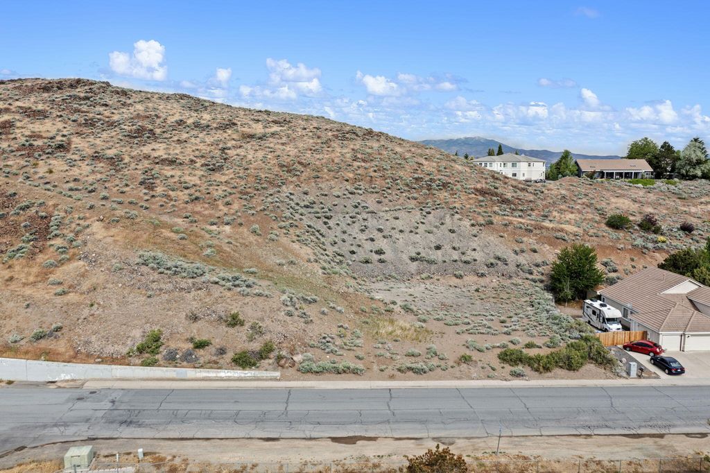 Image 4 of property listing at 4841 W Hidden Valley Drive, Reno, NV 89502