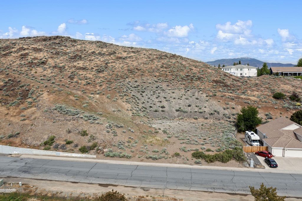 Image 5 of property listing at 4841 W Hidden Valley Drive, Reno, NV 89502