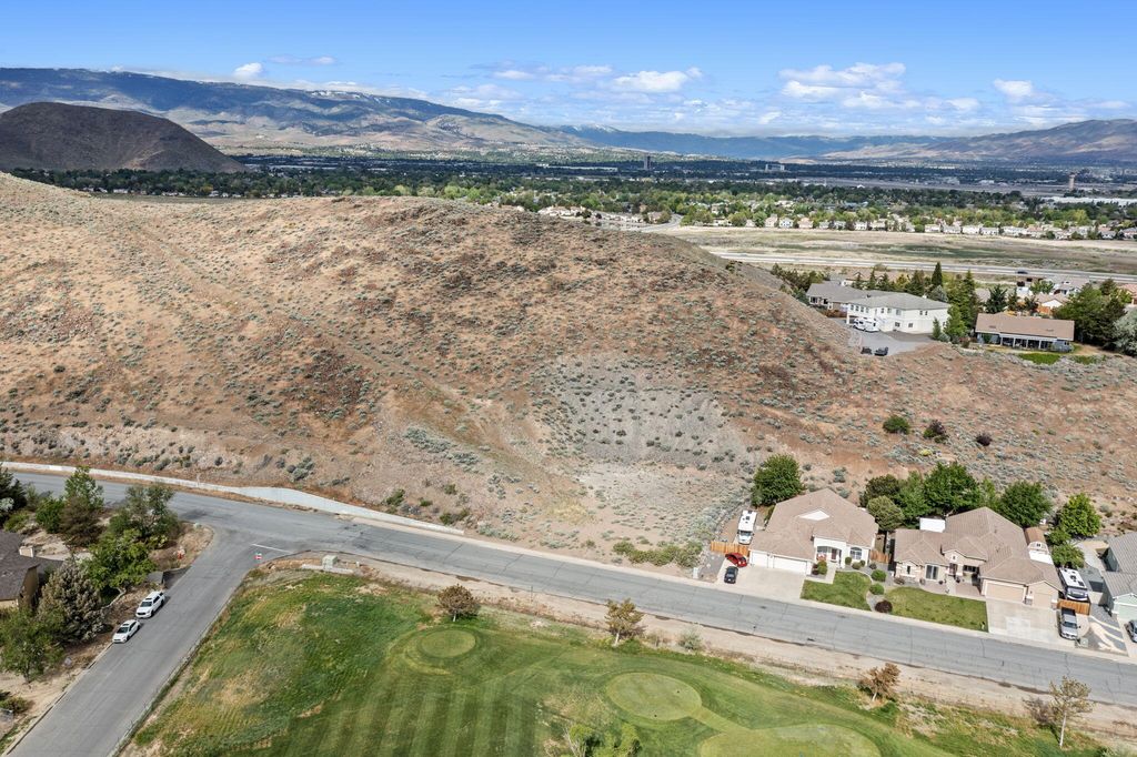 Image 7 of property listing at 4841 W Hidden Valley Drive, Reno, NV 89502