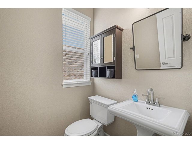 24871 E Ontario Dr, Aurora, CO 80016