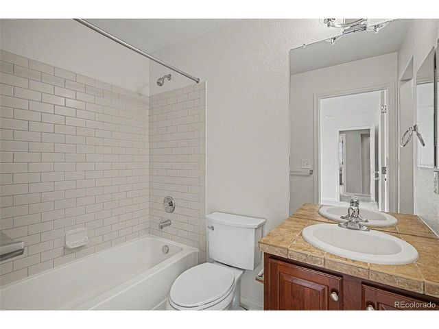 24871 E Ontario Dr, Aurora, CO 80016