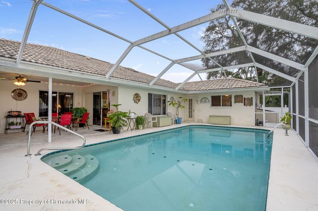 8158 Winding Oak Lane, Spring Hill, FL 34606