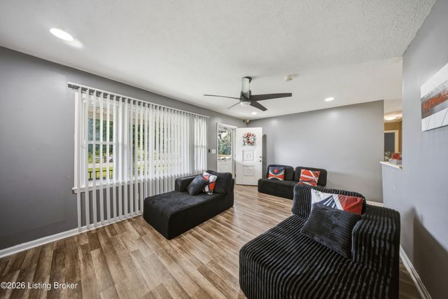 7607 Cane Run Rd, Louisville, KY 40258