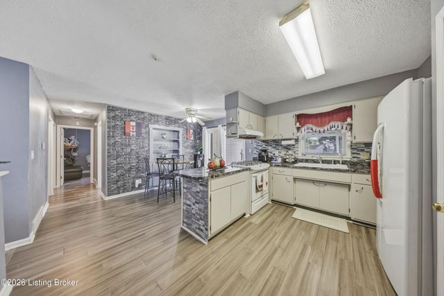 7607 Cane Run Rd, Louisville, KY 40258