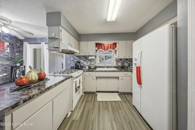7607 Cane Run Rd, Louisville, KY 40258