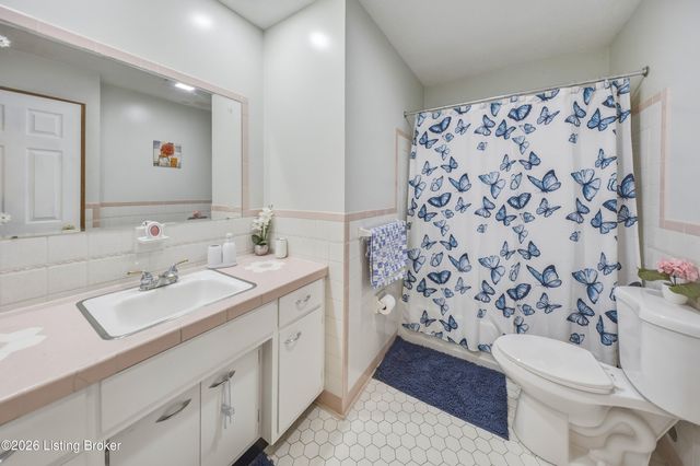 7607 Cane Run Rd, Louisville, KY 40258