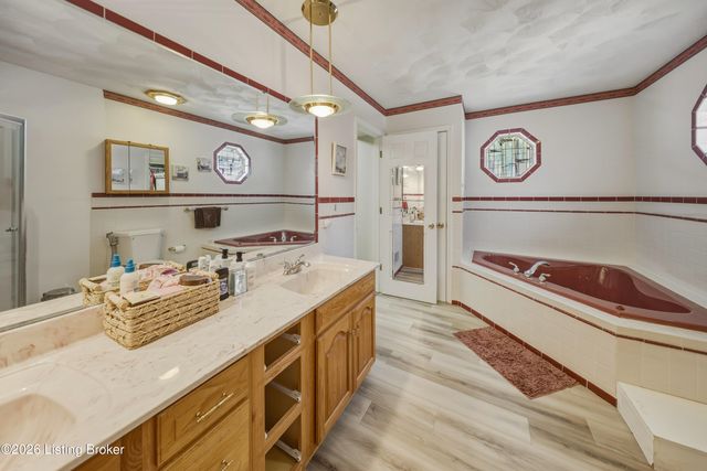 7607 Cane Run Rd, Louisville, KY 40258