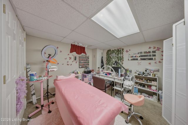 7607 Cane Run Rd, Louisville, KY 40258
