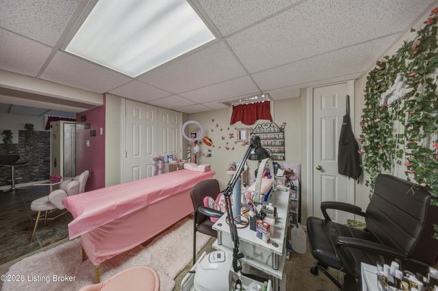 7607 Cane Run Rd, Louisville, KY 40258