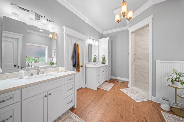 1615 NE Chapel Hill Drive, Bentonville, AR 72712