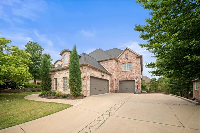 1615 NE Chapel Hill Drive, Bentonville, AR 72712