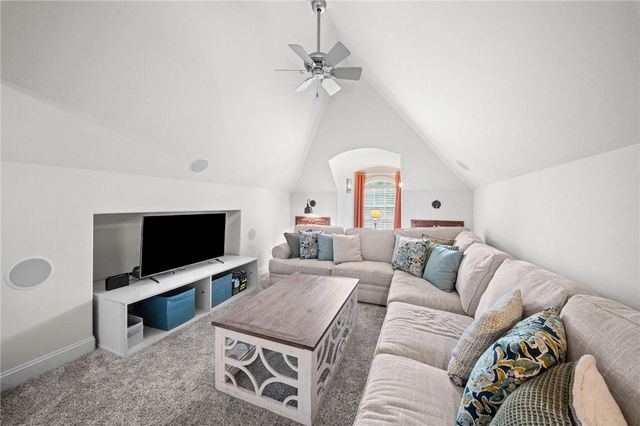 1615 NE Chapel Hill Drive, Bentonville, AR 72712