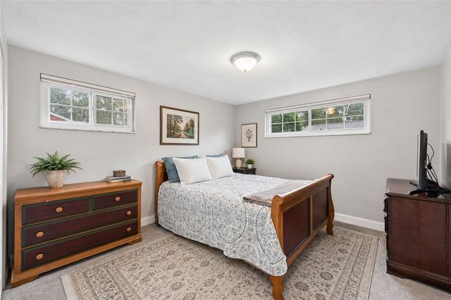 5667 Janet Dr, Bethel Park, PA 15236