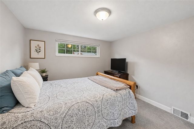 5667 Janet Dr, Bethel Park, PA 15236
