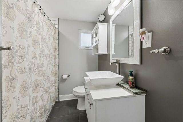 5667 Janet Dr, Bethel Park, PA 15236