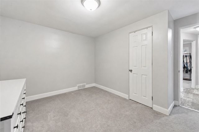 5667 Janet Dr, Bethel Park, PA 15236