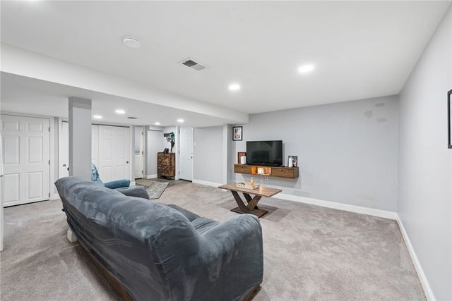 5667 Janet Dr, Bethel Park, PA 15236