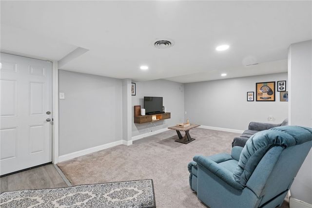5667 Janet Dr, Bethel Park, PA 15236