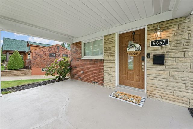 5667 Janet Dr, Bethel Park, PA 15236