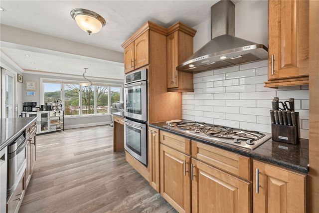 5667 Janet Dr, Bethel Park, PA 15236