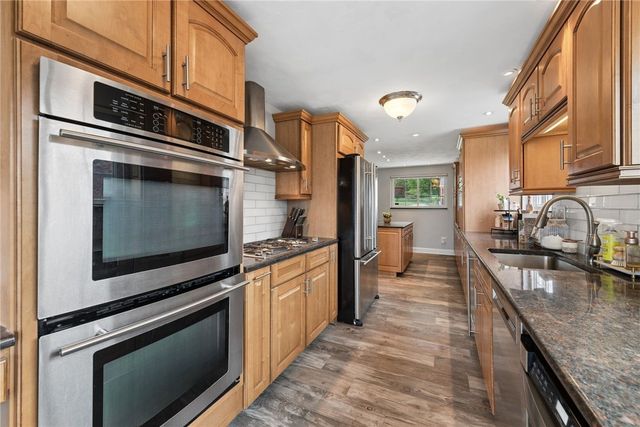 5667 Janet Dr, Bethel Park, PA 15236
