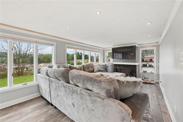 5667 Janet Dr, Bethel Park, PA 15236