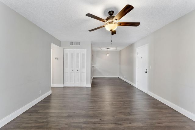 1500 N Congress Avenue N C19, West Palm Beach, FL 33401