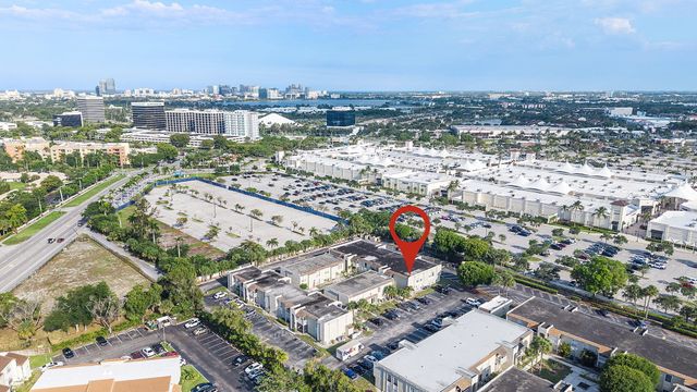 1500 N Congress Avenue N C19, West Palm Beach, FL 33401