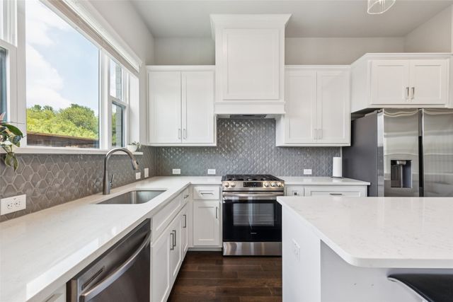 6306 Oakbend Circle, Fort Worth, TX 76132