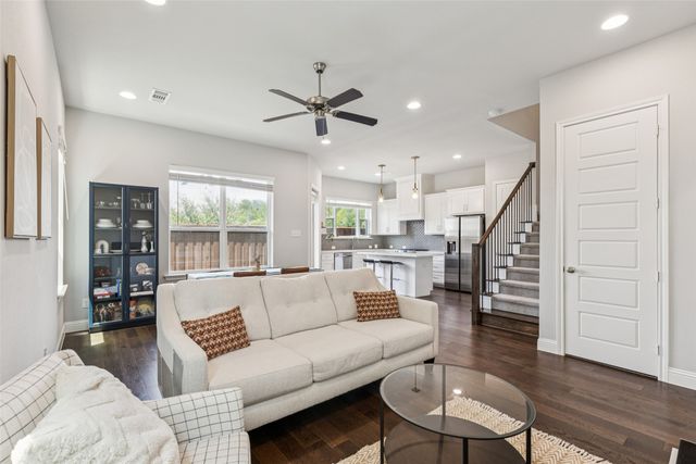 6306 Oakbend Circle, Fort Worth, TX 76132
