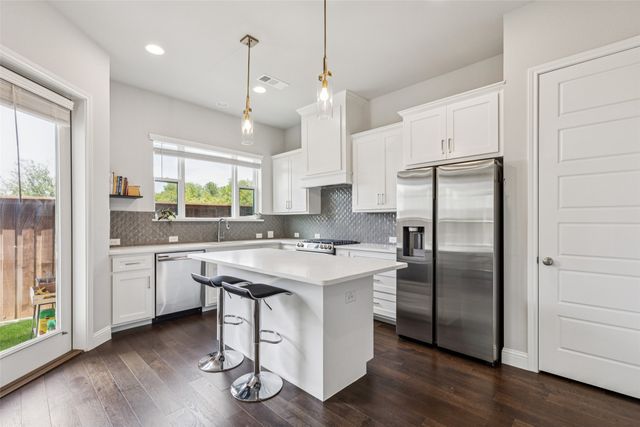 6306 Oakbend Circle, Fort Worth, TX 76132