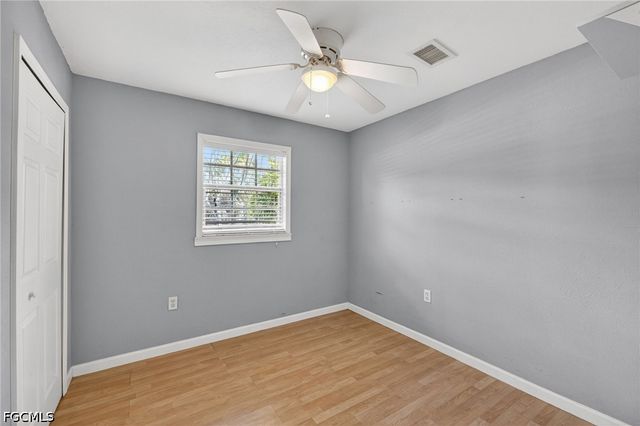 915 Hibiscus LN, North Fort Myers, FL 33903