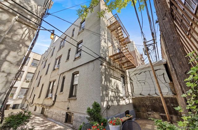 3433 30th Street, Astoria, NY 11106