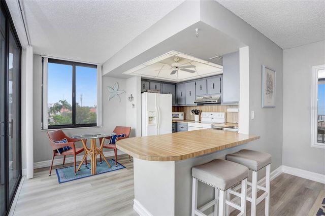 6104 PALMA DEL MAR BOULEVARD S 302, St Petersburg, FL 33715