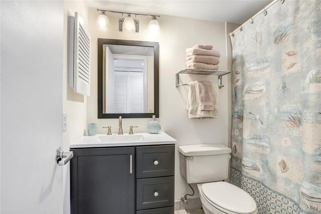 6104 PALMA DEL MAR BOULEVARD S 302, St Petersburg, FL 33715