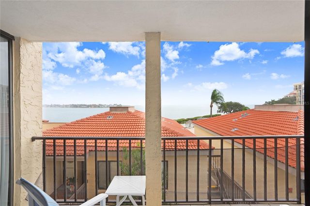 6104 PALMA DEL MAR BOULEVARD S 302, St Petersburg, FL 33715