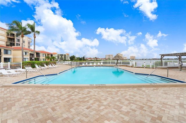 6104 PALMA DEL MAR BOULEVARD S 302, St Petersburg, FL 33715