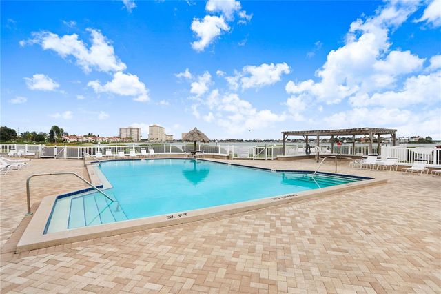 6104 PALMA DEL MAR BOULEVARD S 302, St Petersburg, FL 33715