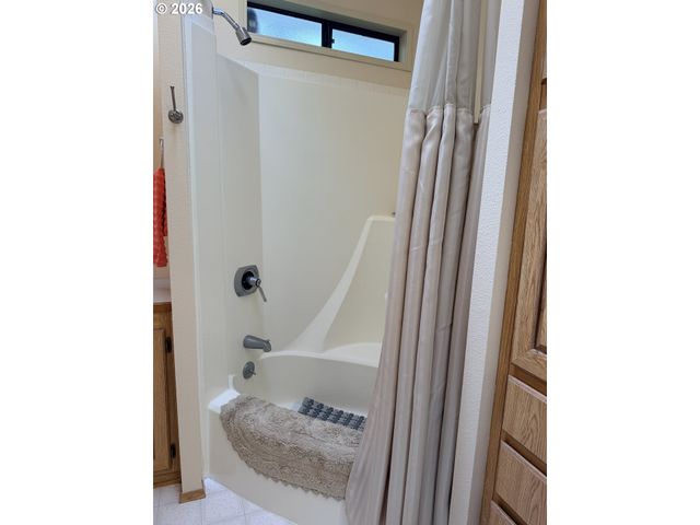 225 AZALEA St, Florence, OR 97439