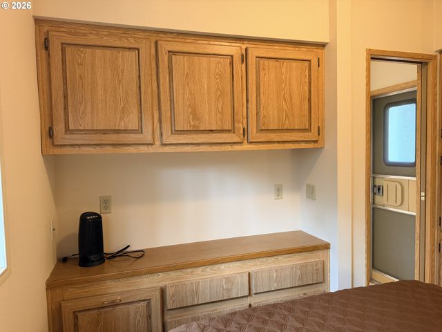 225 AZALEA St, Florence, OR 97439