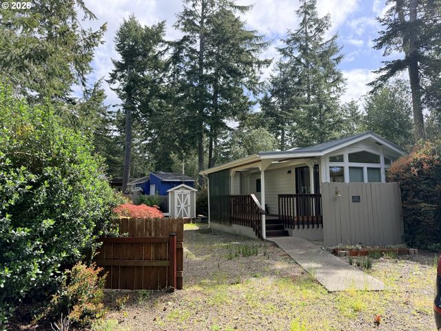 225 AZALEA St, Florence, OR 97439