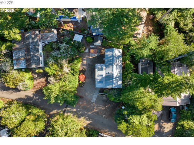 225 AZALEA St, Florence, OR 97439